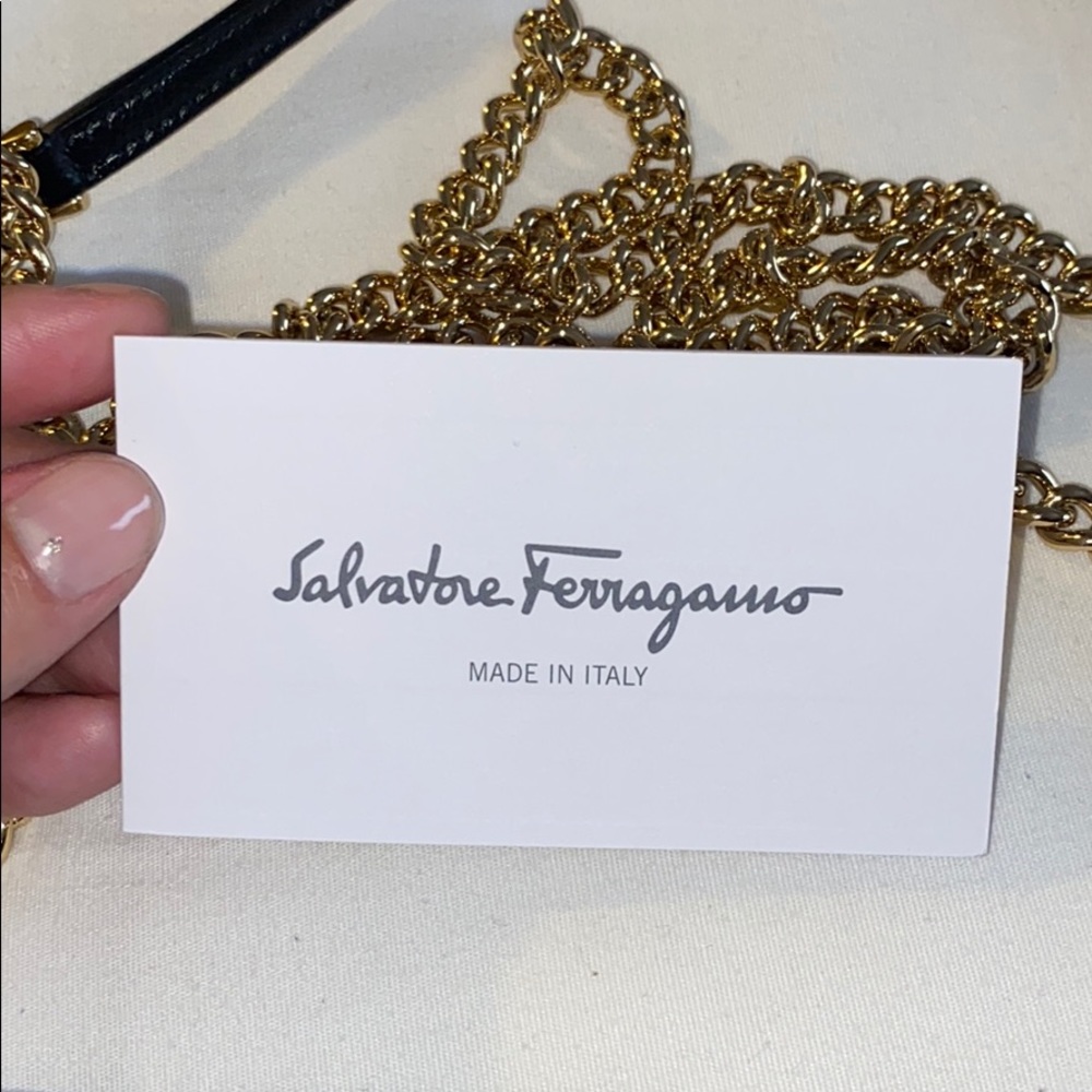 Black small Salvatore Ferragamo bag - Picture 4 of 10